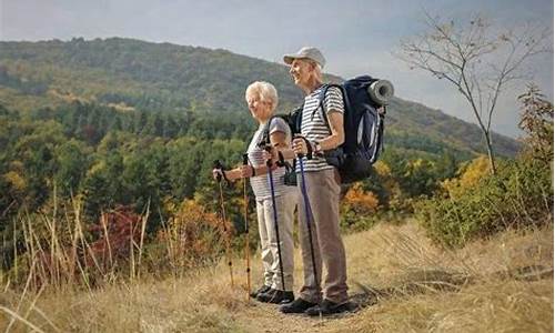 老年人旅游适合去哪里_老年人旅游适合去哪里70多岁